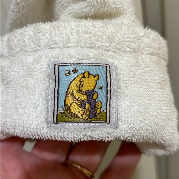Winnie the Pooh adult bathrobe - Picture 7 of 9